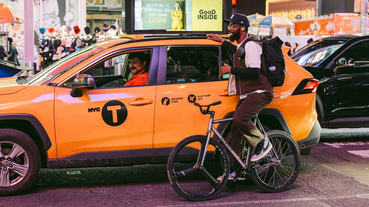 LEADER®725 / リーダー725完成車 | Leader® Japan Store